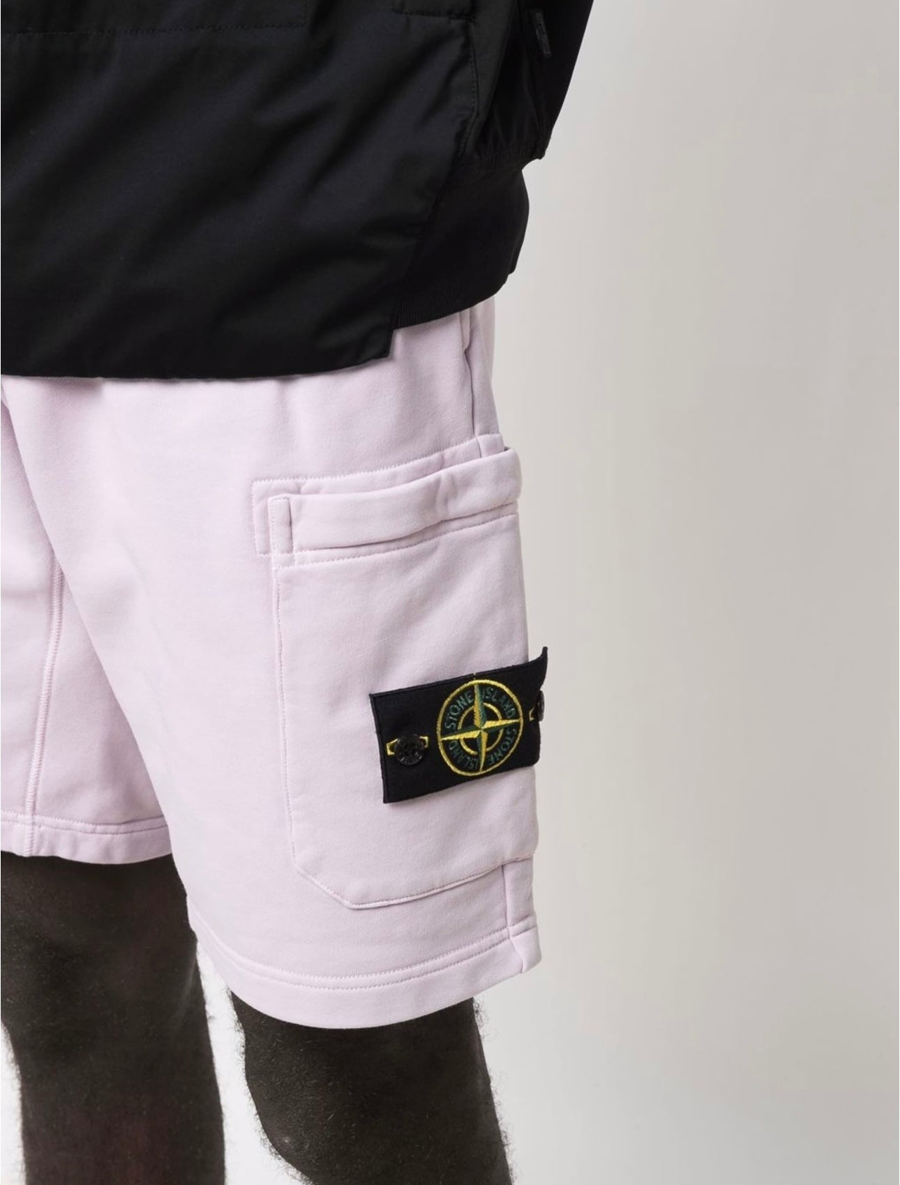 STONE ISLAND LOGO PATCH SHORTS